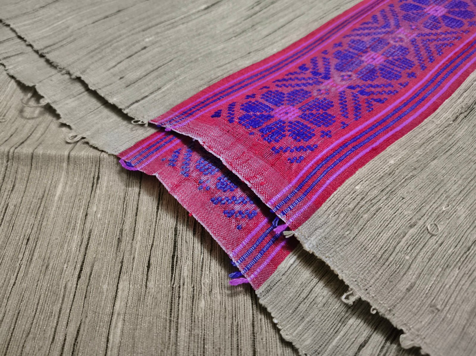 Handloom Shawl | Flower border & buta - Image 3