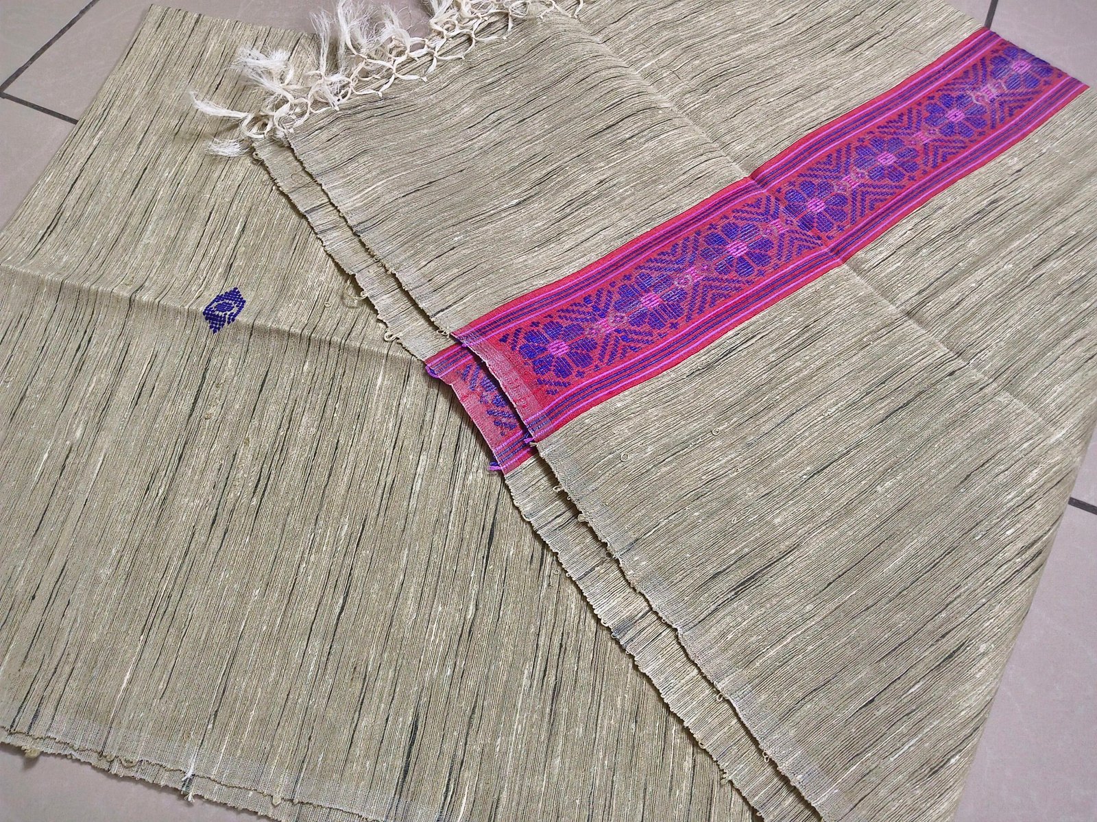 Handloom Shawl | Flower border & buta - Image 1